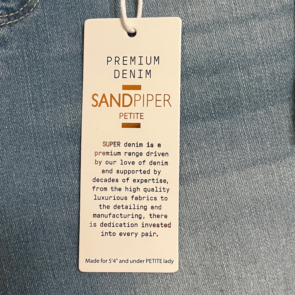 Denim embroidered petite capris - Picture 3 of 11